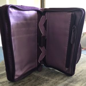 thirty-one Bags - Wristlet Wallet by Thirtyone thirty-one Bags - Wristlet Wallet by Thirtyone